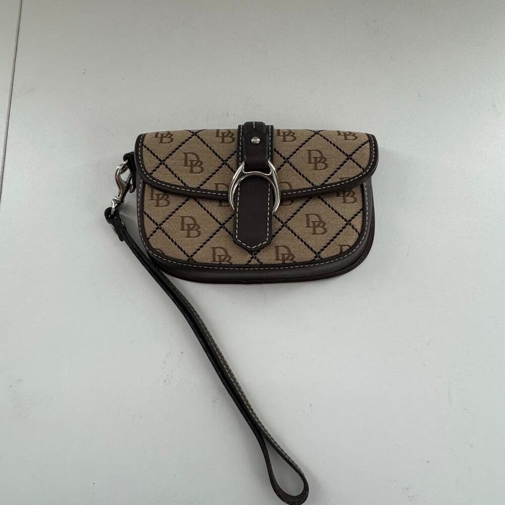 Dooney & Bourke Woman's Tan and Brown Signature Jacquard Flap Wristlet